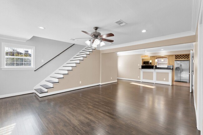 Building Photo - 4838 Delano St