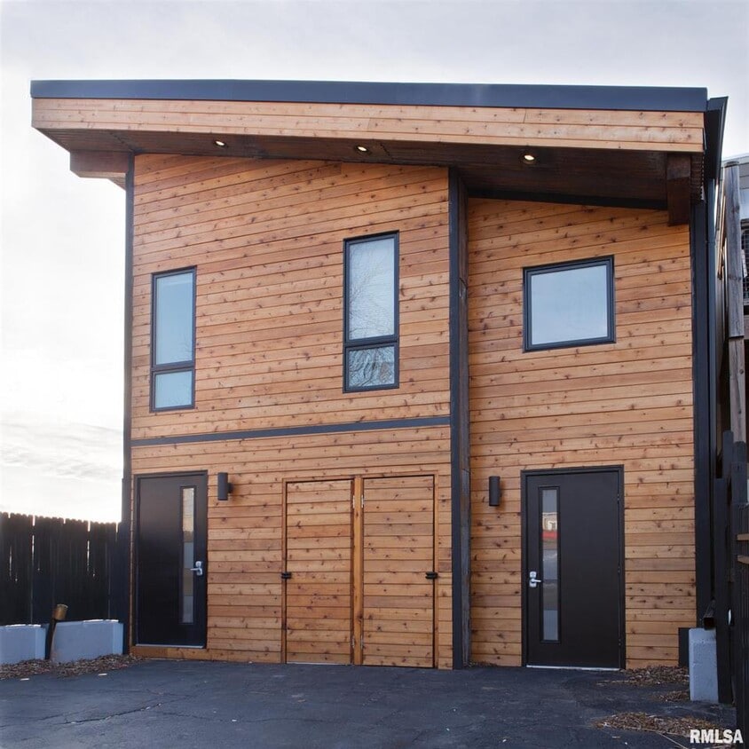 116 N Main St Unit B, Port Byron, IL 61275 Apartments in Port Byron