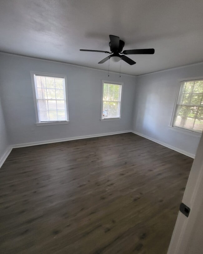 Photo - 2123 Belvedere Dr House