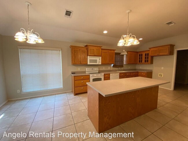 Building Photo - 3 br, 2 bath House - 6005 Brazos St