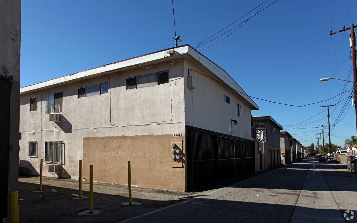 Foto del edificio - 4662 Canoga St