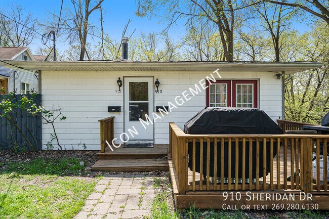 Foto del edificio - 910 Sheridan Dr