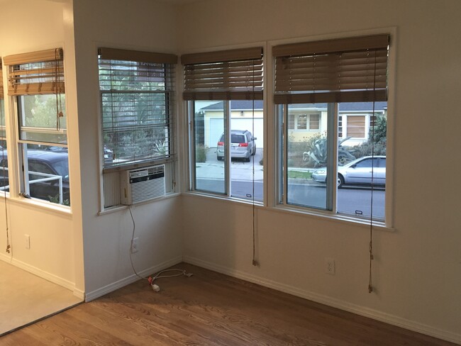 Living Room - 2007 N Hoover St