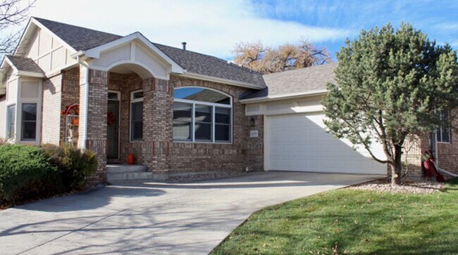 Foto del edificio - Beautiful 4 Bedroom 4 Bath Home in the Woo...