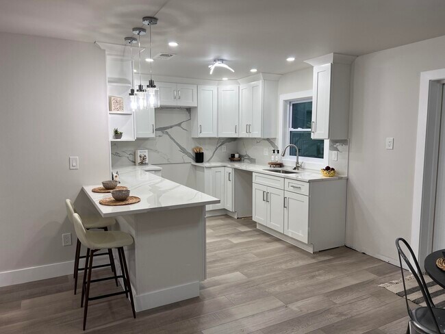 Building Photo - 3025 Sea Gate Cir