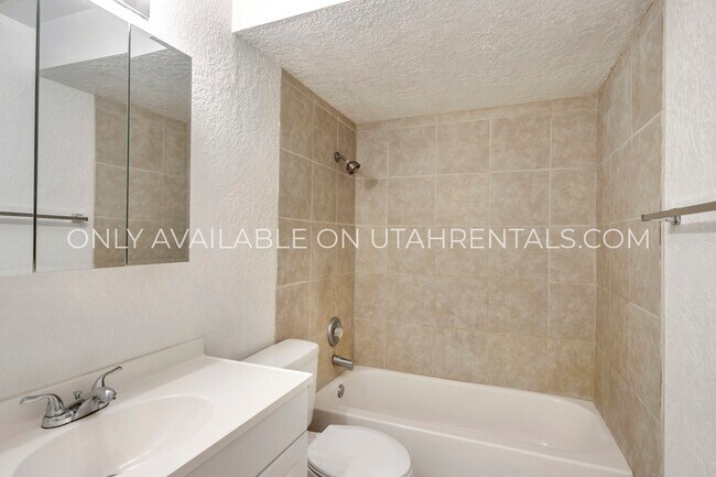 Foto del edificio - 1760 Willowbrook Dr