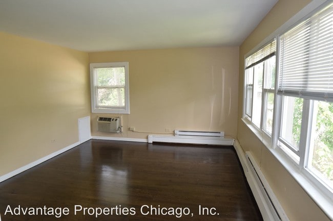 Building Photo - 265-265 Uteg St