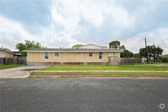 Building Photo - 1802 16th St
