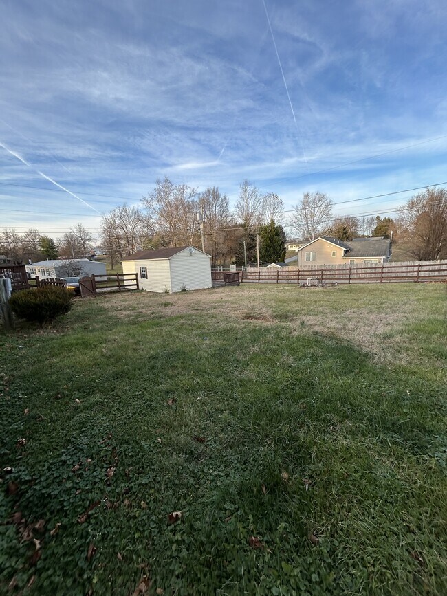 Foto del edificio - 28 Moats Ln