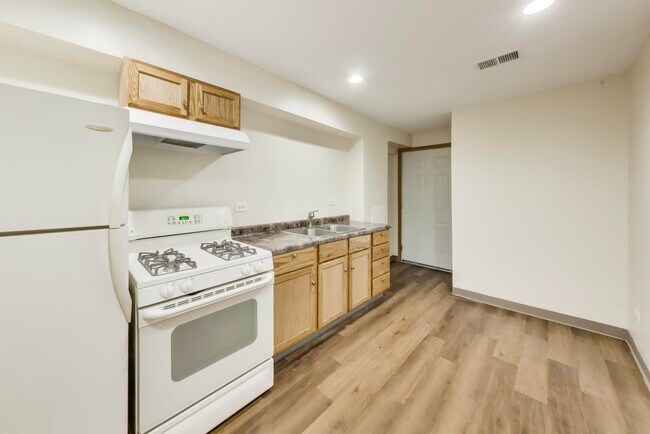 Foto del edificio - 1700 W Cermak Rd