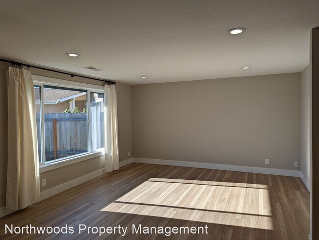 Building Photo - 3 br, 1 bath House - 5315 Cody Avenue