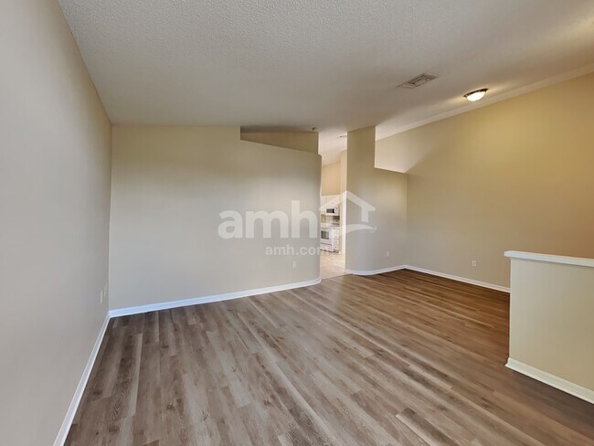 Foto del edificio - 1203 Timber Trace Dr