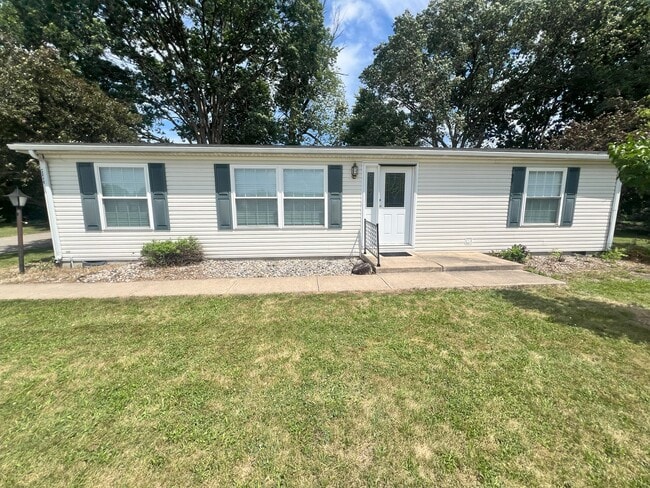 Building Photo - 2840 Applewood Ave