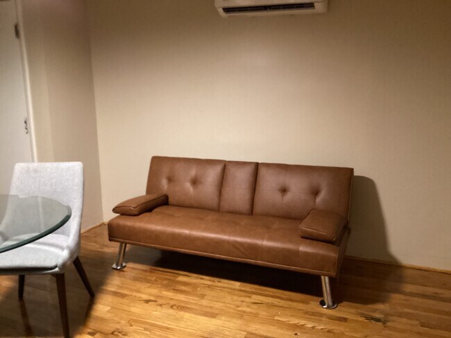 Foto del edificio - 65 Monticello Ave