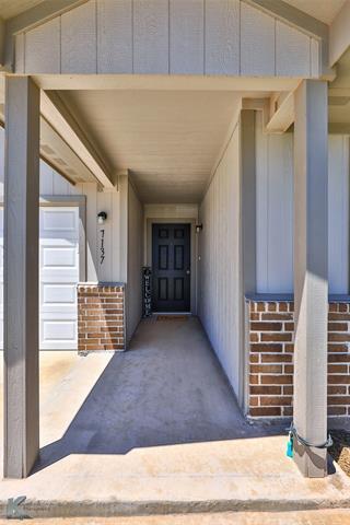 Building Photo - 7137 Phoenix Dr