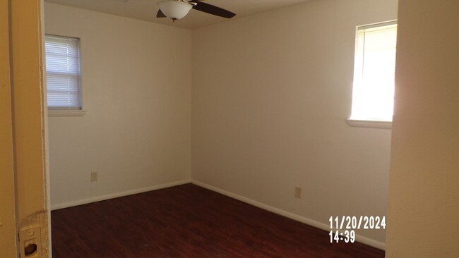 Building Photo - Great home located in Country Club,$200.00...