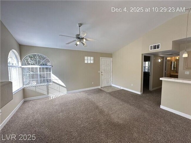 Foto del edificio - 2ND STORY 2-BEDROOM GREEN VALLEY CONDO