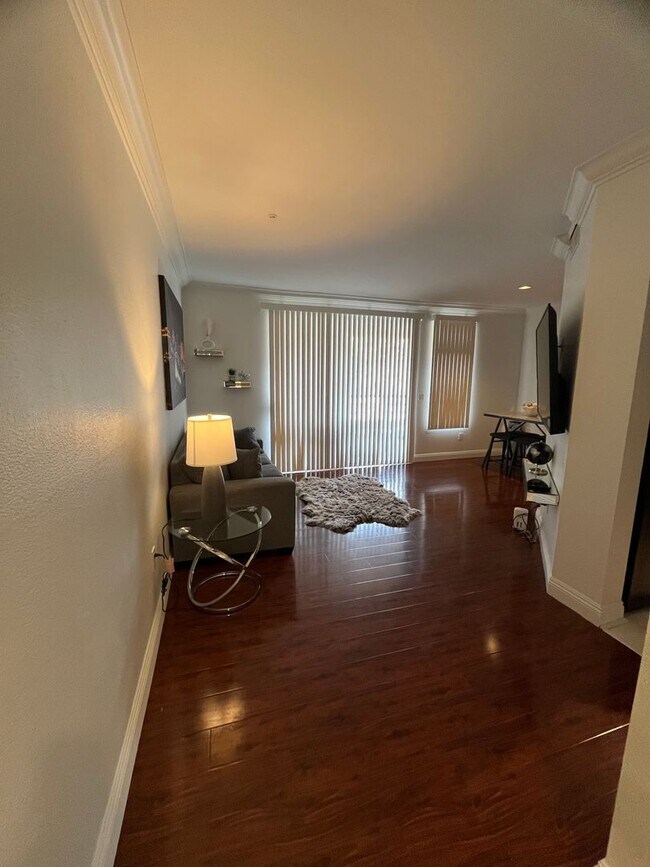 Building Photo - Meridian  Fully FURNISHED Condo with Strip...