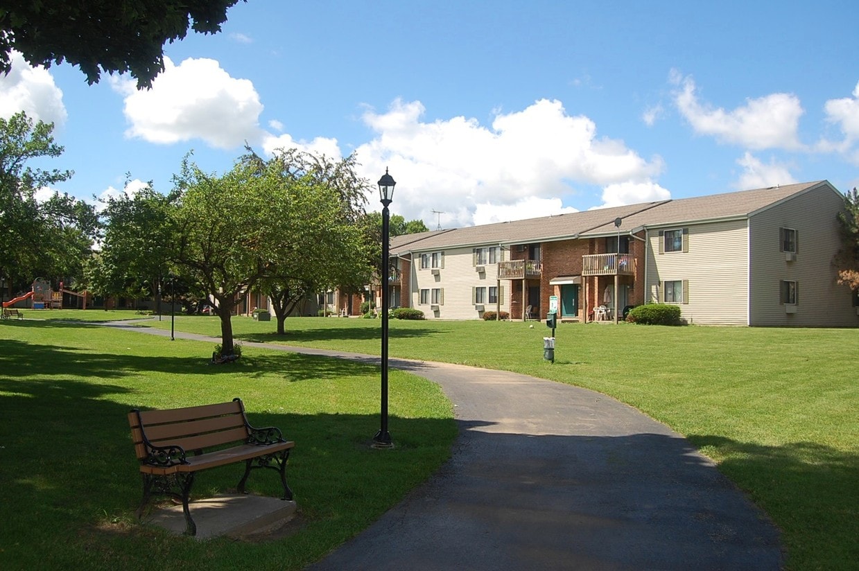 Springdale Apartments Apartments Waukesha, WI