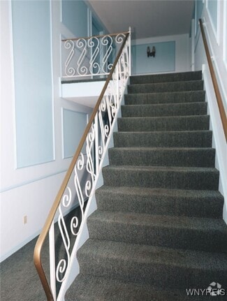 Building Photo - 69 Henel Ave