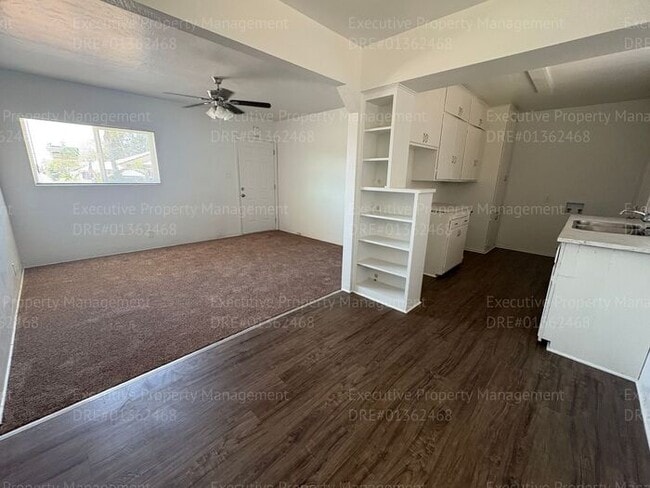 Building Photo - 1 bedroom/ 1 bathroom home with modern ame...