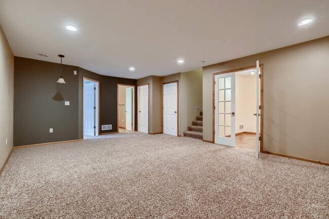 Building Photo - 1711 Basswood Ct