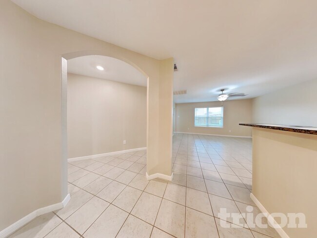 Foto del edificio - 804 Painted Bison Dr