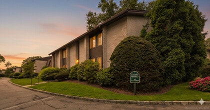 Building Photo - 247 Hamilton Ave