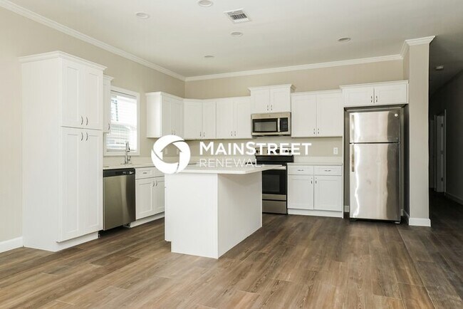 Foto del edificio - 4 Bedroom Pet-Friendly Home in North Port, FL with Main Street Renewal