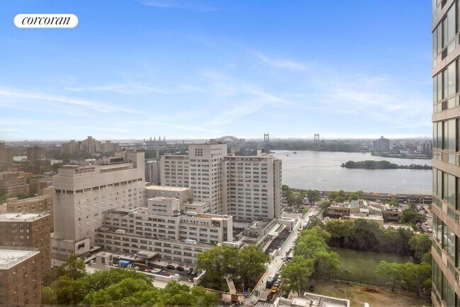 Foto del edificio - 217 E 96th St