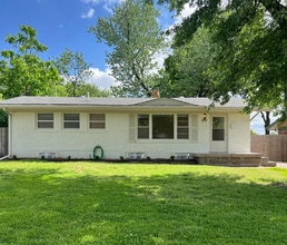 Building Photo - 7515 E Gilbert St