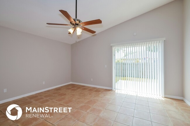 Foto del edificio - 528 Finch Ct