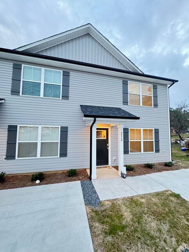 New Construction! 3 bed 2.5 bath townhome House Rental in Kannapolis, NC
