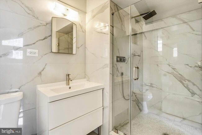 Foto del edificio - 5511 Huntington Pkwy