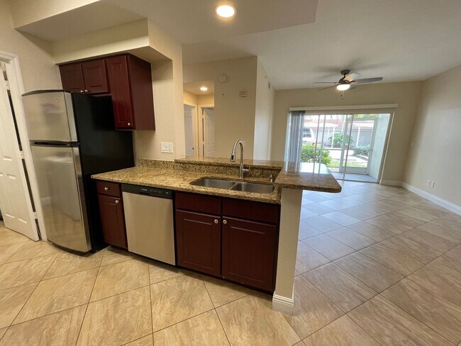 Foto del edificio - ANNUAL RENTAL - 2 BED / 2 BATH CONDO AT ST...