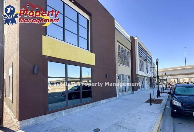 Foto del edificio - 1424 W Front St