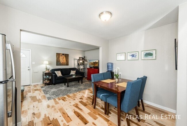 Building Photo - Beautifully remodeled brick ranch duplex i...