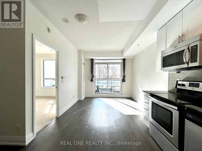 Photo du bâtiment - 7890 Bathurst St