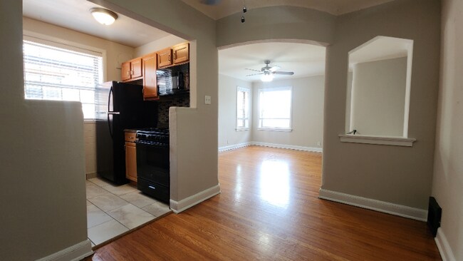 Foto del edificio - 6328 Sutherland Ave