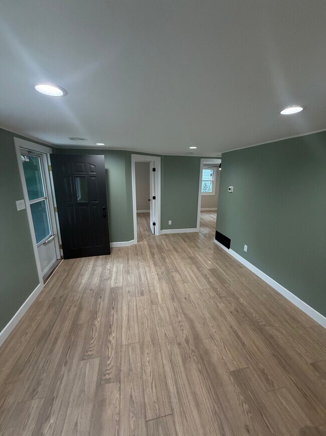 Building Photo - 250 N Levasseur Ave