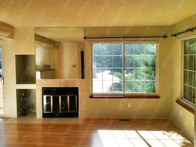 Building Photo - 4837 White Rock Cir