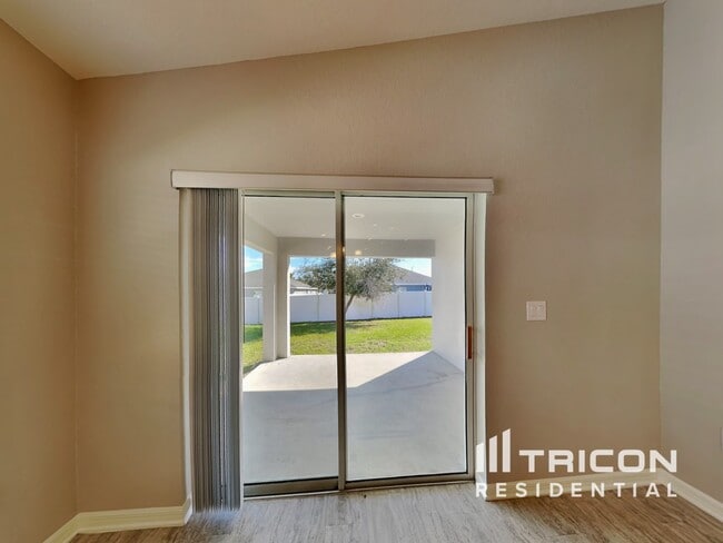 Foto del edificio - 887 Orleans Dr