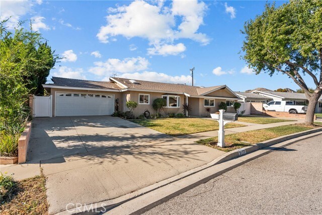 Foto principal - 3177 Austin Ave