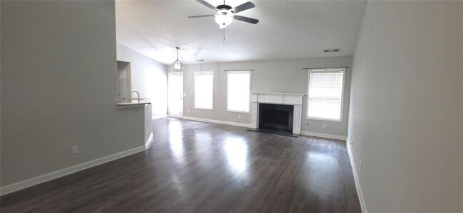 Building Photo - 439 Red Bud Rd