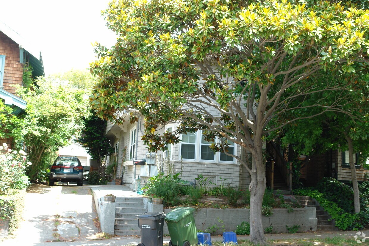 Primary Photo - 2629 Woolsey St