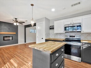 Building Photo - 41 Harbour Row Dr