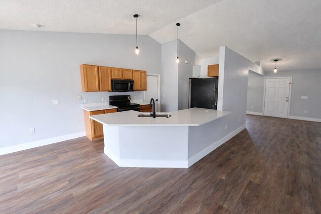 Foto del edificio - 1451 Swan Ct