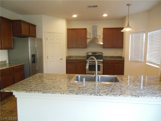 Foto del edificio - 8118 Minots Ledge Ave