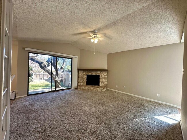 Foto del edificio - 3610 Greystone Dr