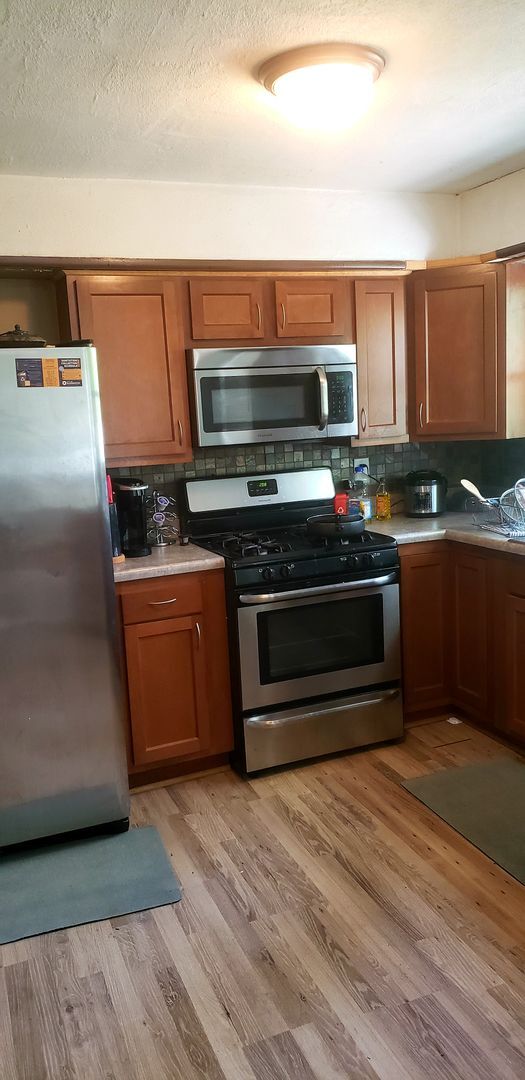 Building Photo - 4 bedroom, 2 bath home - Available July 2026!